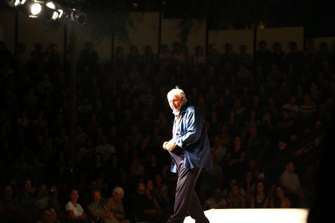 Kadıköy Belediyesi Tiyatro Festivali Başladı