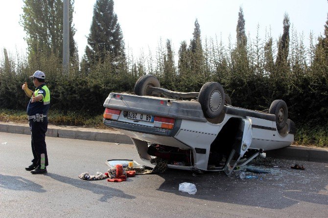 Manisa’da Otomobil Takla Attı: 3 Yaralı