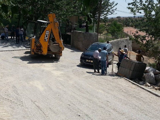 Sincik İlçesinde Kilitli Parke Taşı Çalışması Yapılıyor