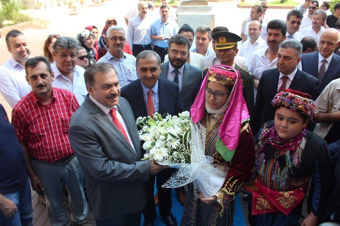 Bakan Eroğlu’ndan Aydınlılara ‘Demokrasi’ Teşekkürü