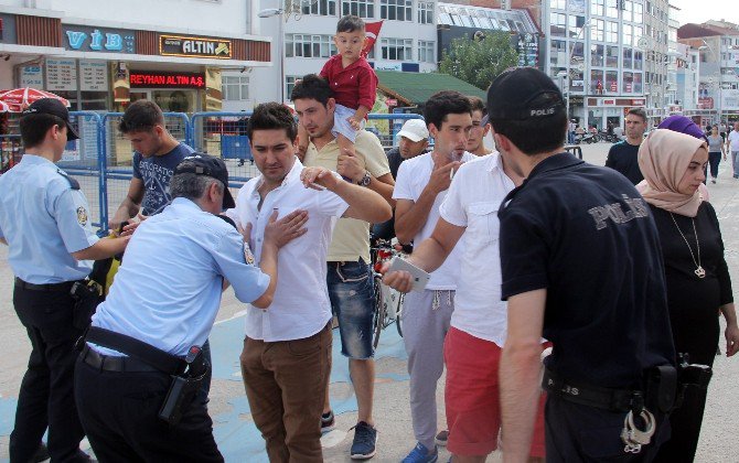 Bolu’da ’Demokrasi Ve Şehitler Mitingi’ Öncesinde Polis Yoğun Önlem Aldı