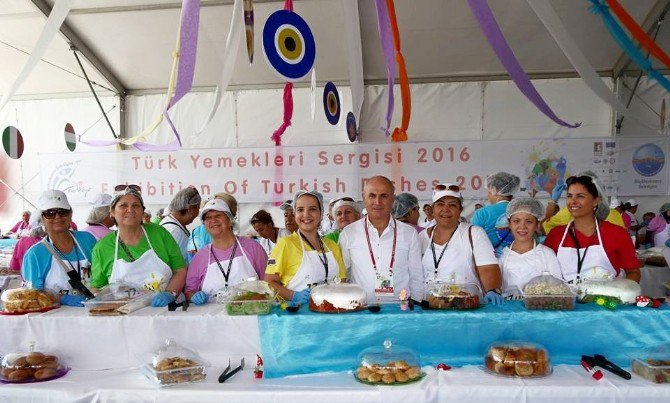 Dünya Gençliği Türk Yemeklerine Hayran Kaldı