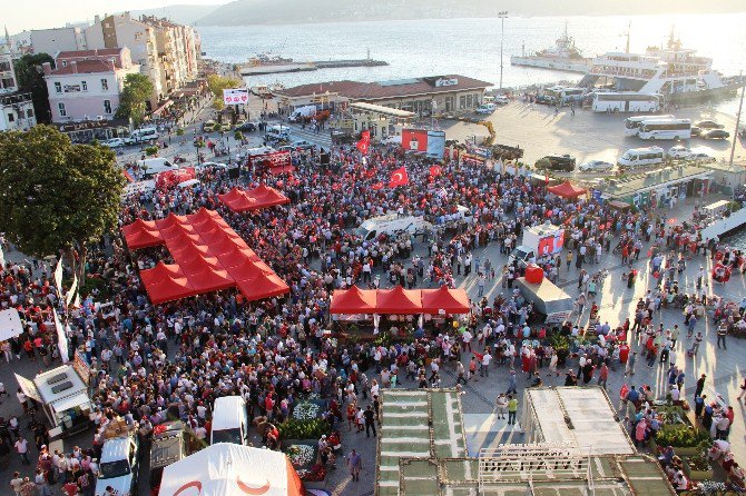 Çanakkale’de Demokrasi Ve Şehitler Mitingi