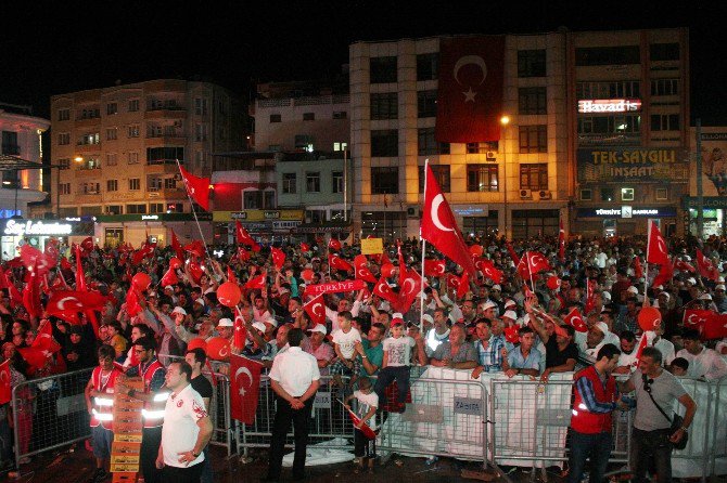 Sınır Kenti Kilis’te Demokrasi Ve Şehitler Mitingi Sona Erdi