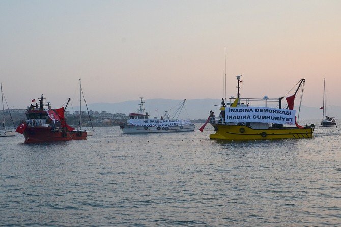 Foça, Cumhuriyet, Birlik Ve Beraberlik İçin Yürüdü