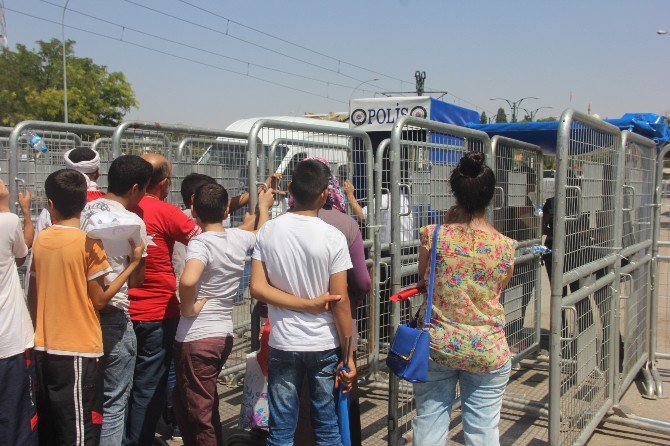 Demokrasi Meydanı’nda Son Hazırlıklar Tamamlandı