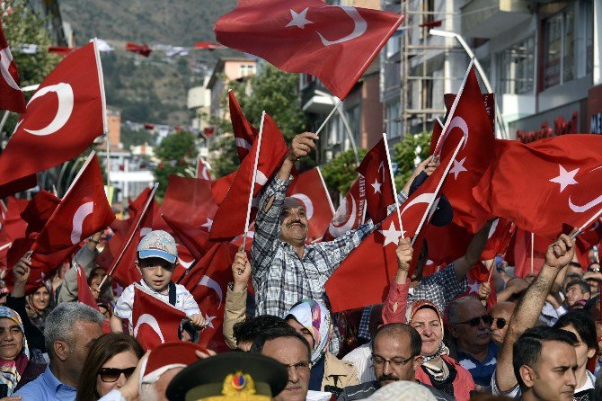 Gümüşhane’de Demokrasi Ve Şehitler Mitingi