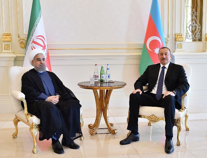 Ruhani, Bakü’de Aliyev’le Görüştü