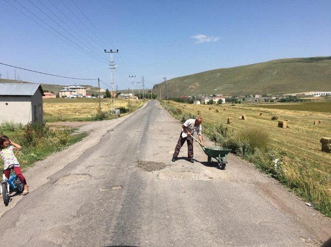 Bozulan Yolları Kendileri Onardılar