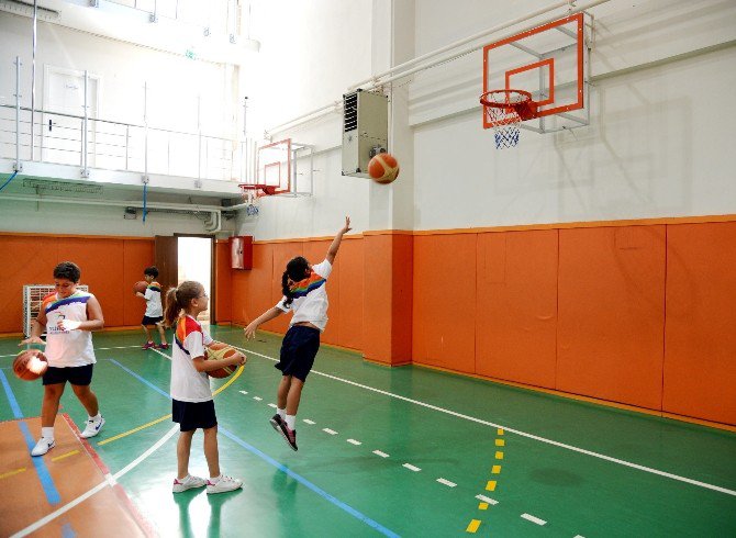 Beylikdüzü’nde 4 Bin 500 Öğrenci Yaz Spor Okulları’na Gidiyor