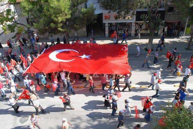 Burdur’da Demokrasi Ve Şehitler Mitingi