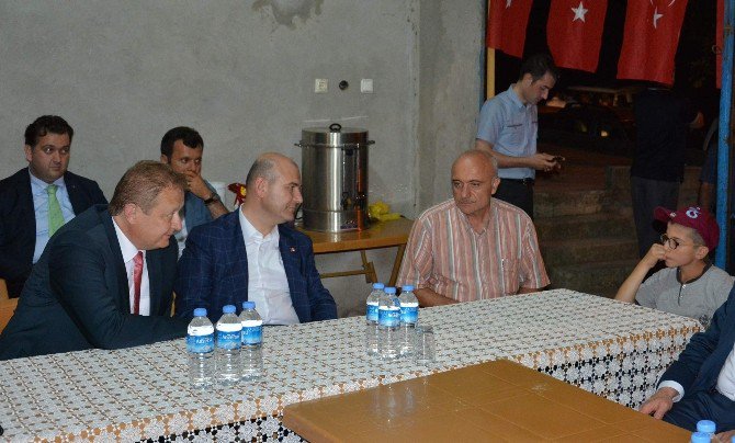 Bakan Soylu’dan Şehit Ailesine Taziye Ziyareti