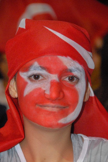 Diyarbakırlılar Demokrasi Nöbetinin 25. Gününde De Alanlarda