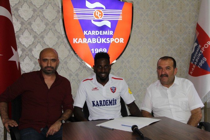 Karabükspor’da Yeni Transfer İmzayı Attı