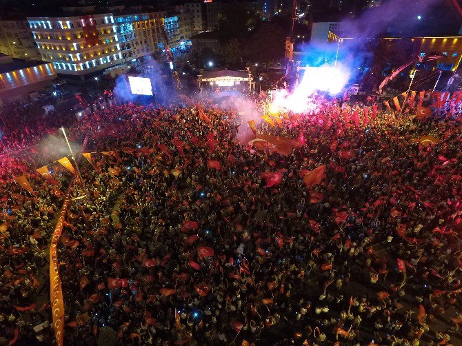 Mitingde Rekor Kırıldı