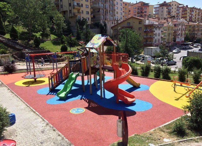 Keçiören Belediyesi Parklara Oyun Ve Spor Alanları Kuruyor