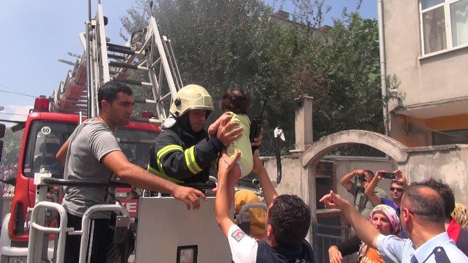 Körfez’de Hurdalık Alanda Çıkan Yangın Korkuttu