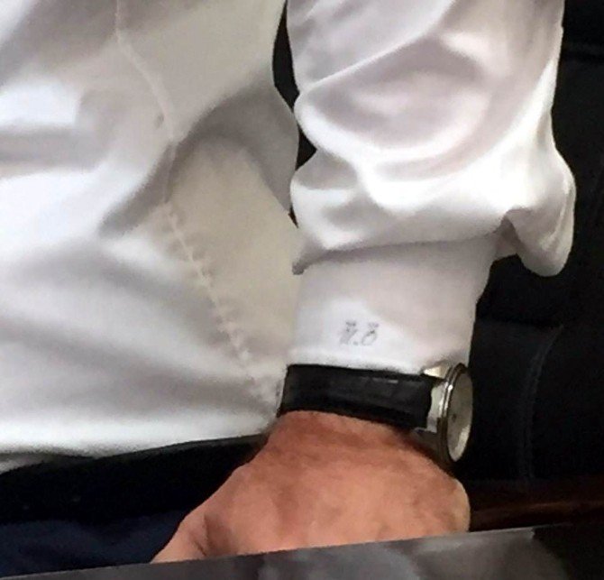 Ümit Özdağ’ın Gömleğinde Dikkat Çeken Detay