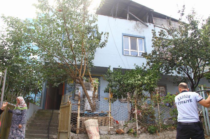 Samsun’da Çatı Yangını Korkuttu
