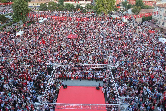 Niğde’deki Demokrasi Mitingine Şehit Astsubay Ömer Halisdemir’in Babası Katıldı