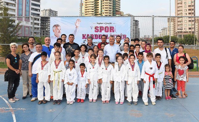 Seyhan’da 3 Yılda 100 Bin Kişiye Spor Eğitimi