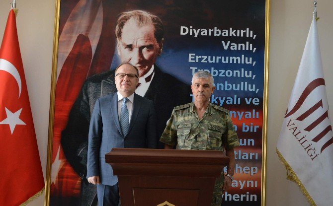 Korgeneral Çetin, Siirt Valisi Tutulmaz’ı Ziyaret Etti