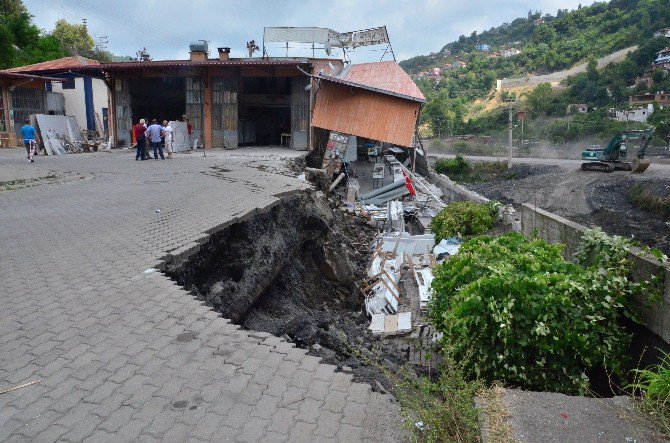 Dere Islah Çalışmasında Mermer Atölyesi Çöktü