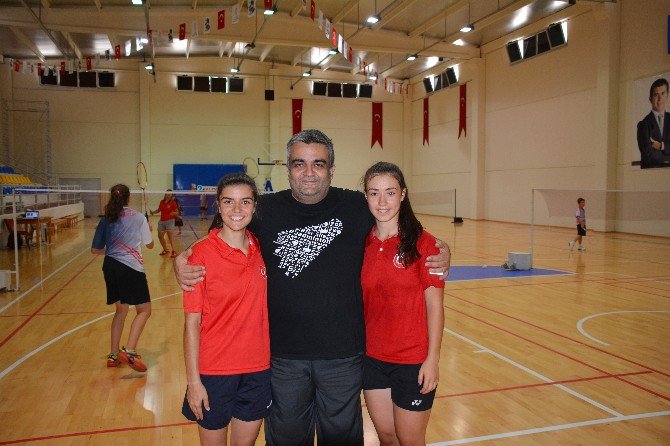 Badminton’un Madalya Avcıları Bergama’da Yetişiyor