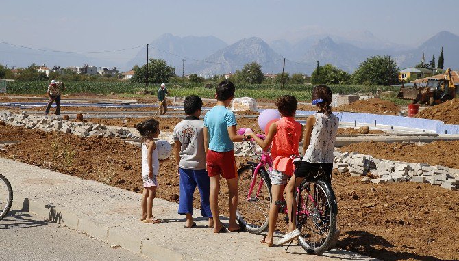 Döşemealtı Belediyesi’nden 14 Yeni Park