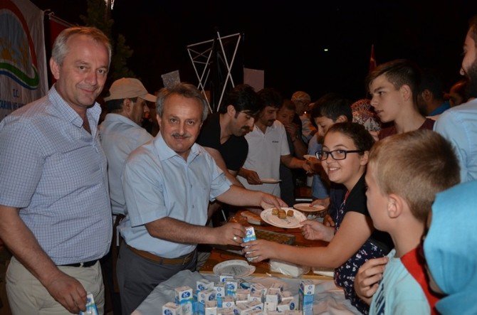 Sarıkoca’dan Demokrasi Nöbetinde Görev Alan Personellere Teşekkür