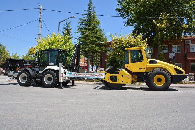 Seyitgazi Belediyesi 2 Adet Yeni İş Makinesi Daha Aldı