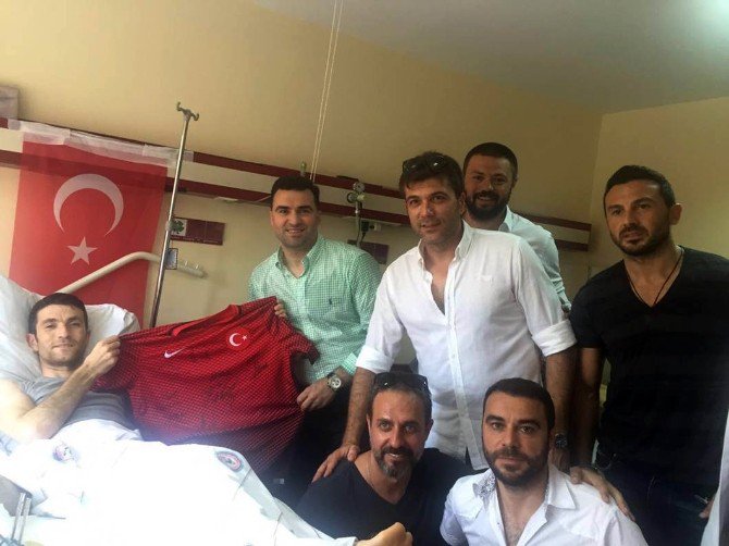 Türkiye Profesyonel Futbolcular Derneği’nden Gazilere Ziyaret