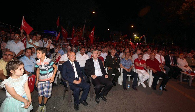 Yaşar, Afyon’dan "Demokrasi" Dedi