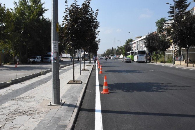 Kuyumcuzade Bulvarında Yol Çizgileri De Tamamlanıyor