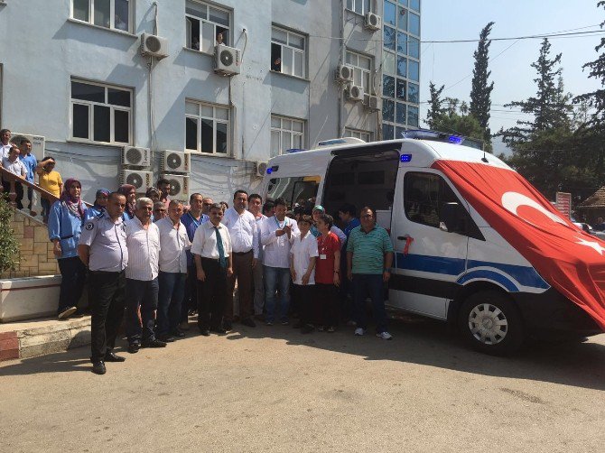 Genç Yaşta Kaybettiği Oğlu İçin Ambulans Bağışladı