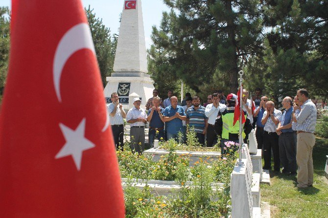 Şehitler Ailelerinin Mektubunu 27 Ülkeye 34 Günde Ulaştırdı