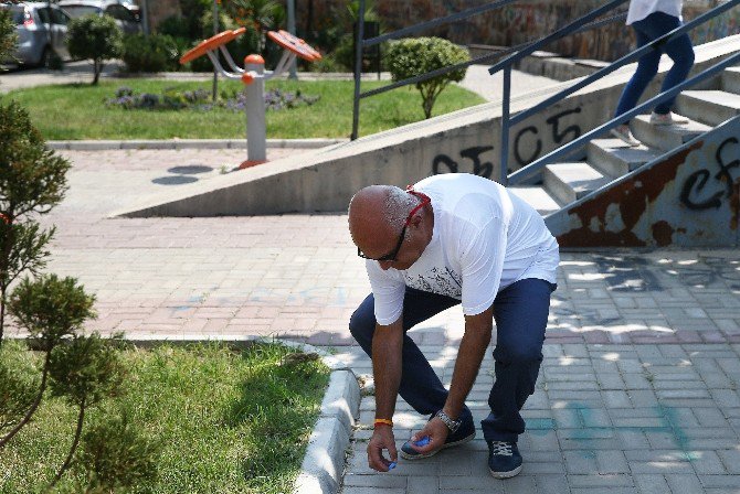 Topladığı Mavi Kapaklar, Engellilere Tekerli Sandalye Oldu