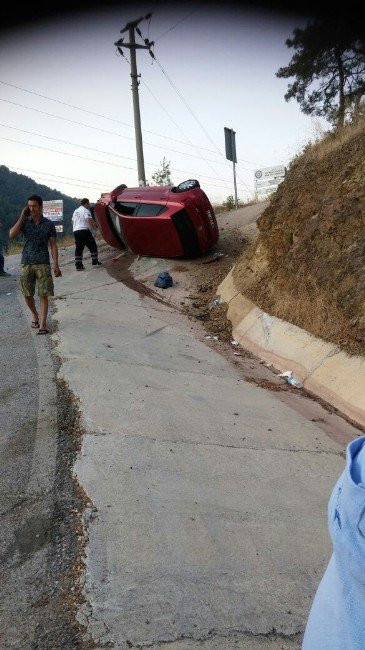 Marmaris’te Sürücüsü Uyuyan Otomobil Takla Attı