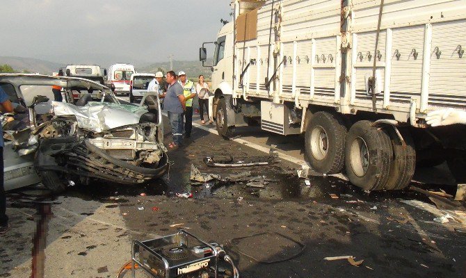 Osmaniye’de Trafik Kazası: 3 Ölü, 5 Yaralı