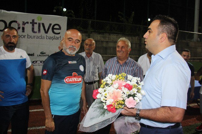 Hikmet Karaman, Veteranlar Futbol Turnuvası’nda Sakatlandı