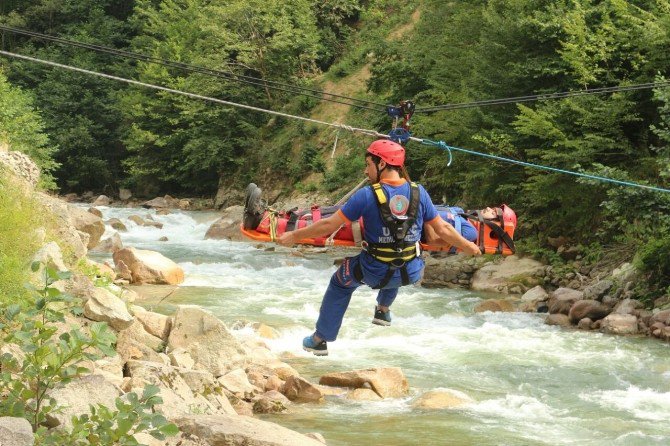 Rize’de Sağlık Çalışanları Böyle Eğitiliyor