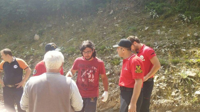 Uludağ’da Kaybolan İki Genci Jak Kurtardı