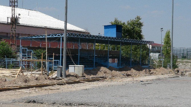 Yeşiltepe 1 Nolu Saha’da Bakım Ve Yenileme Çalışmaları Sürüyor