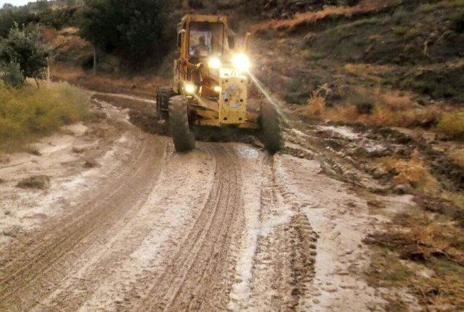 Manisa Büyükşehir’den Demirci’deki Yağış Sonrası Yoğun Çalışma