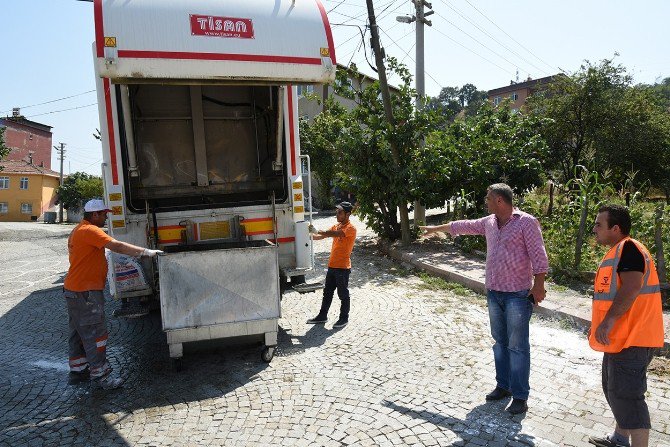 Tekkeköy Belediyesi Konteynerleri Dezenfekte Ediyor