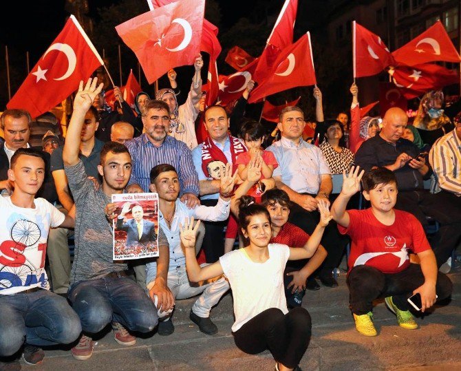 Amasyalı Demokrasi Şehitlerinin İsimleri Okullarda Yaşatılacak