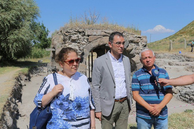 Büyükşehir Belediyesi’nin De Destek Verdiği Keykubadiye Sarayı Kazı Çalışmaları Sürüyor