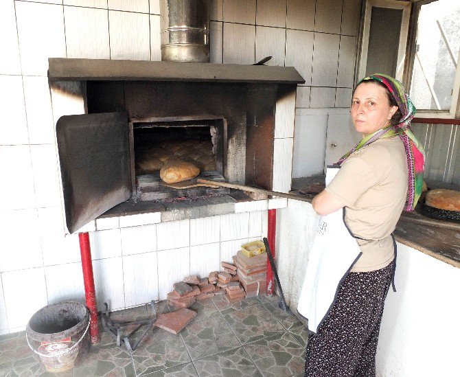 Ahırı Ekmek Fırını Yaptı