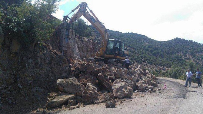 Büyükşehir’den Tehlikeli Virajlarda Genişletme Çalışması