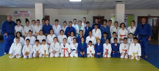 Judo Severler İçin Yaz Spor Okulu Devam Ediyor